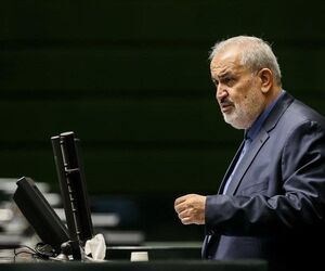 گلایه وزیر صمت از وجود قبرستان هواپیما در فرودگاه مهرآباد