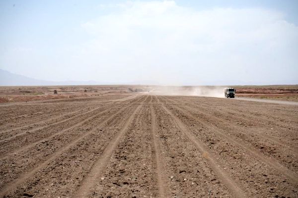 خاکبرداری باند پرواز فرودگاه بینالمللی قم آغاز شد