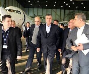 وزیر راه و شهرسازی از آشیانه شماره یک و دو ایران ایر بازدید کرد