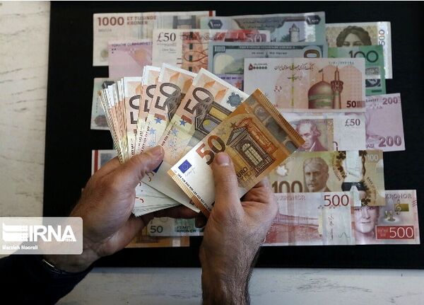 جریمه ۵ میلیارد ریالی قاچاق ارز در فرودگاه امام (ره)