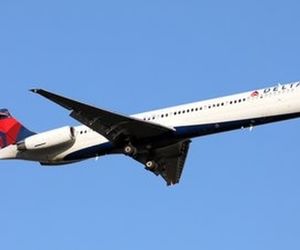  برخورد رعدوبرق با یک فروند MD-88 خطوط هوایی دلتا