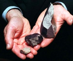 کسی یک شهاب‌سنگ پیدا نکرده؟