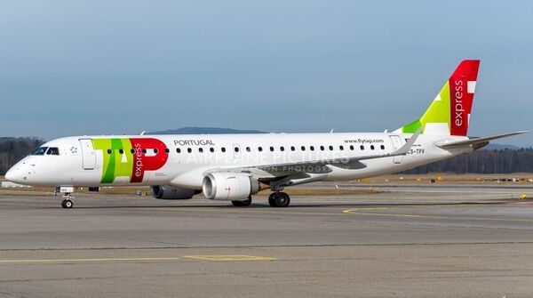  یک فروند امبرائر ERJ-190 شرکت هواپیمایی پرتغال (TAP) به رجیستر CS-TPV با شماره پرواز TP-487 از مبدا نیس فرانسه به مقصد لیسبون پرتغال به همراه ۶۱ مسافر و ۵ خدمه پرواز داشت.