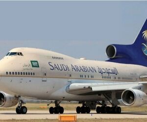 747 سه موتوره  