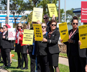 یونایتد ایرلاینز سیاست جدید خود درباره ارائه گواهی غیبت برای مهمانداران را لغو کرد

