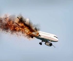 لحظه تکان‌دهنده سقوط یک فروند هواپیما در نزدیکی بانکوک +فیلم
