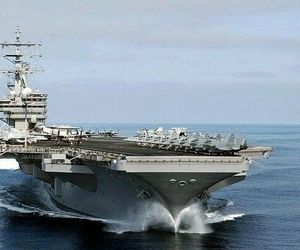 ناو هواپیمابر آمریکا در منطقه می ماند