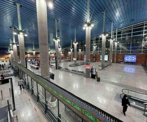 اجرای عملیات ترمینال باری فرودگاه امام باید در اولویت باشد/فرودگاه امام ویترین کشور است

