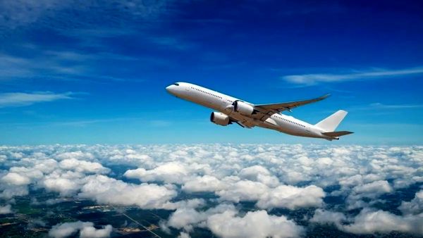 فرودگاه خرم‌آباد در حاشیه آسمان