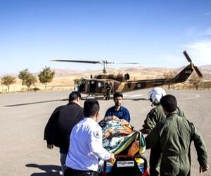 انتقال مصدومان حادثه رانندگی در محور کوزران با بالگرد به کرمانشاه