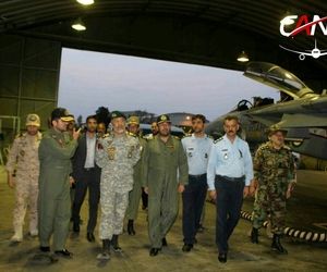 امیر دریادار سیاری از پایگاه هوایی شهید بابایی اصفهان بازدید کرد