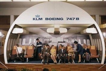 تصویری نوستالژی از طراحی کابین بویینگ ۷۴۷های شرکت هواپیمایی سلطنتی هلند؛ KLM  