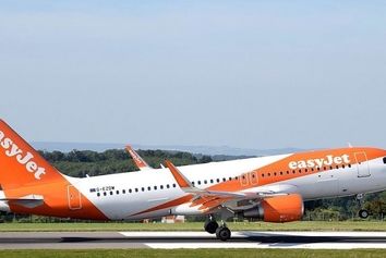 هواپیمای ایزی‌جت با یک هواپیمای پارک شده در فرودگاه آمستردام برخورد کرد +عکس
