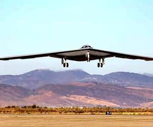رونمایی و پرواز موفق دومین بمب‌افکن رادارگریز B-21 ریدر توسط نیروی هوایی آمریکا