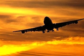 هدایت همزمان ۱۰ تا ۱۵ هواپیما در برج مراقبت