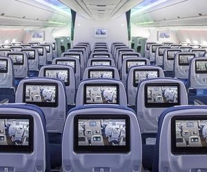 مانیتور پشت صندلی هواپیماها در حال برچیده شدن