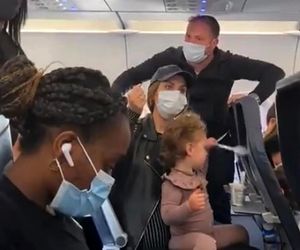 «بچه نوپای ماسک نزده» باعث تخلیه مسافران یک پرواز شد

