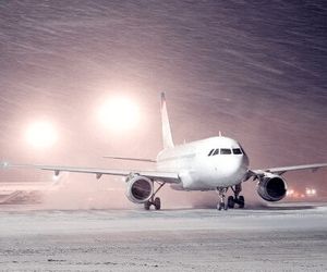 بارش سنگین برف پروازهای فرودگاه اردبیل را لغو کرد