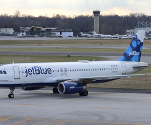 خاموش شدن موتور هواپیمای جت‌بلو در حین پرواز و فرود اضطراری در فرودگاه جان اف کندی

