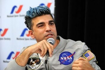 «مسئله سه جسم» دغدغه این روزهای دانشمند ایرانی ناسا