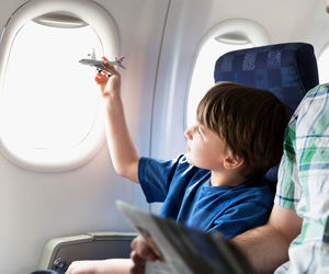 راهکارهای آرام کردن کودکان در سفر با هواپیما