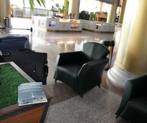 توزیع ویژه‌نامه نوروزی ماهنامه شبکه صنعت هوانوردی در فرودگاه بین‌المللی شهید هاشمی نژاد مشهد
