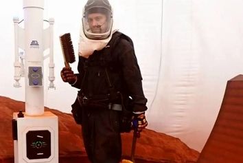 اگر آمریکایی و غیرسیگاری هستید به مریخ بروید!