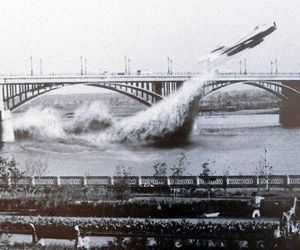 شایعه عبور هواپیما از زیر پل اهواز در فضاى مجازى!