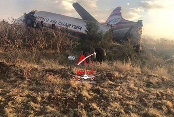 یک فروند هواپیما با نام "Martin Air Charter" در نزدیکی شهر پرتوریا (Pretoria) کشور آفریقای جنوبی سقوط کرد!