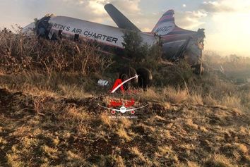 یک فروند هواپیما با نام "Martin Air Charter" در نزدیکی شهر پرتوریا (Pretoria) کشور آفریقای جنوبی سقوط کرد!