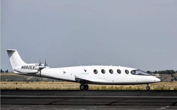 اولین هواپیمای برقی با باتری ۴ تنی به پرواز درمی‌آید