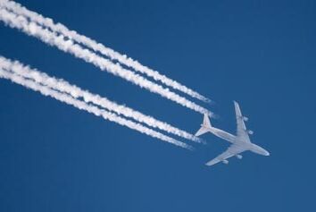 در مورد Condensation trail بدانید.