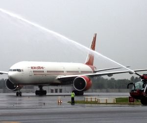 فرود اضطراری هواپیمای بوئینگ خطوط هوایی هند در روسیه

