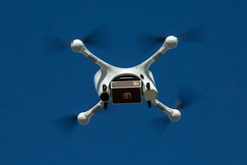 پهپادها کیت تست کرونا تحویل می‌دهند