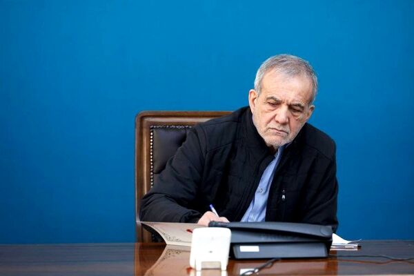 تاکید پزشکیان
 بر ورود بخش‌خصوصی به صنعت فضایی 