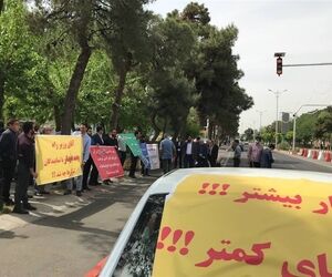 در خواست افزایش حقوق کارکنان بخش مراقبت پرواز