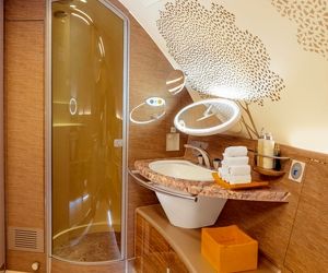 حمام‌ لوکس در ارتفاع ۴۰ هزار پایی آسمان!