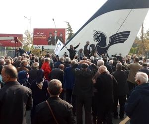 تصاویری از تجمع امروز بازنشستگان هما 