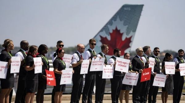 لغو تمام پروازهای "ایر کانادا" به دلیل اعتصاب مهمانداران