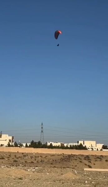 ورود بالگرد به طرح تقرب سایت پروازی همت جان خلبانان پاراگلایدر را به خطر انداخت