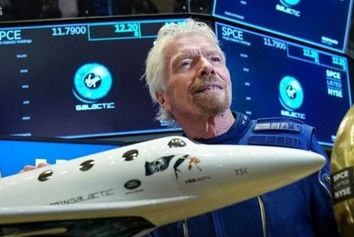 ریچارد برانسون ، میلیاردر بریتانیایی به فضا می رود