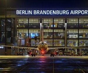 پرواز پهپادها فرودگاه برلین را موقتا تعطیل کرد