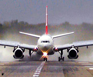 نجات معجزه‌ آسای راننده تاکسی مشهد از زیر هواپیما !