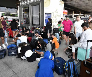 فوران آتشفشان کوه اتنا در ایتالیا فرودگاه کاتانیا را به تعطیلی کشاند
