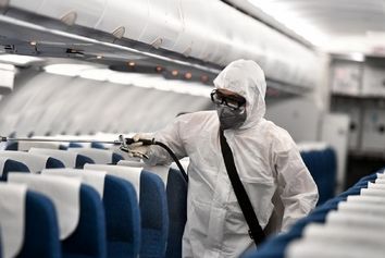 تشدید نظارت‌ها بر گران فروشی بلیت هواپیما 