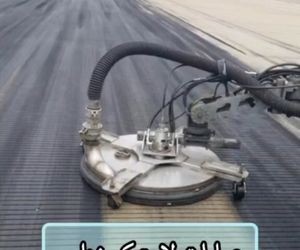 عملیات لاستیک‌زدایی در سطح باند فرودگاه