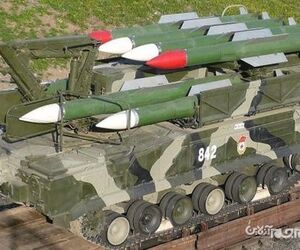 هواپیمای پرواز MH-17 مالزی با استفاده از چه نوع سلاحی منهدم شد؟