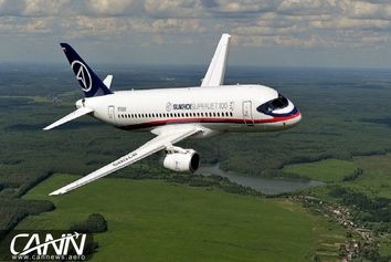 روس‌ها سوپرجت سوخو ۱۰۰ را برای خرید ایران آماده کردند