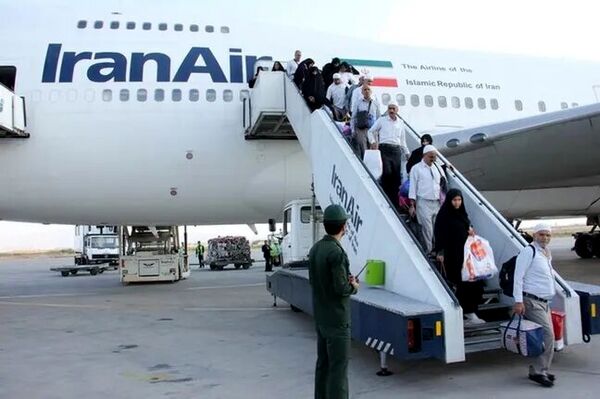 حجاج هرمزگانی از فرودگاه
شیراز باز می گردند