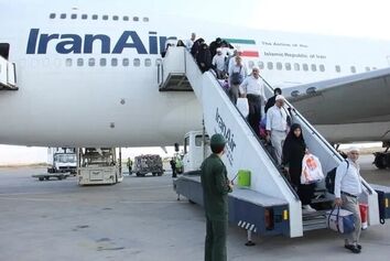 حجاج هرمزگانی از فرودگاه
شیراز باز می گردند